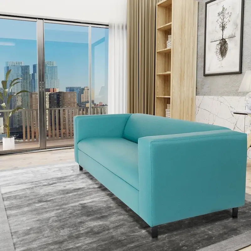 Trojmístná pohovka z umělé kůže s rámem z masivního dřeva ve stylu Mid-Century Modern