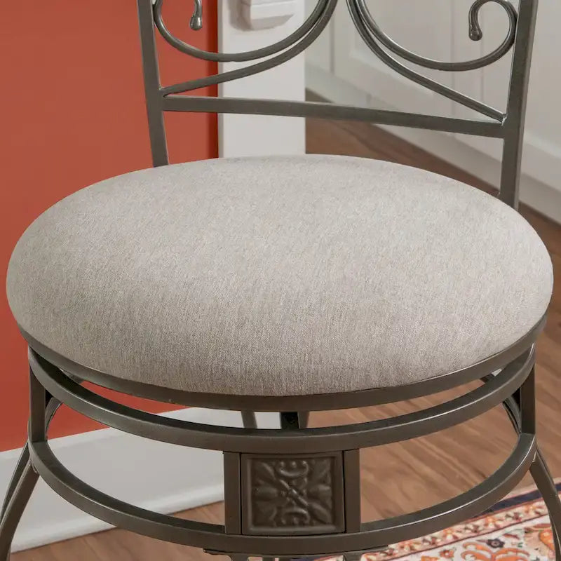 Velká a vysoká otočná barová židle s kovovými a dřevěnými ornamenty