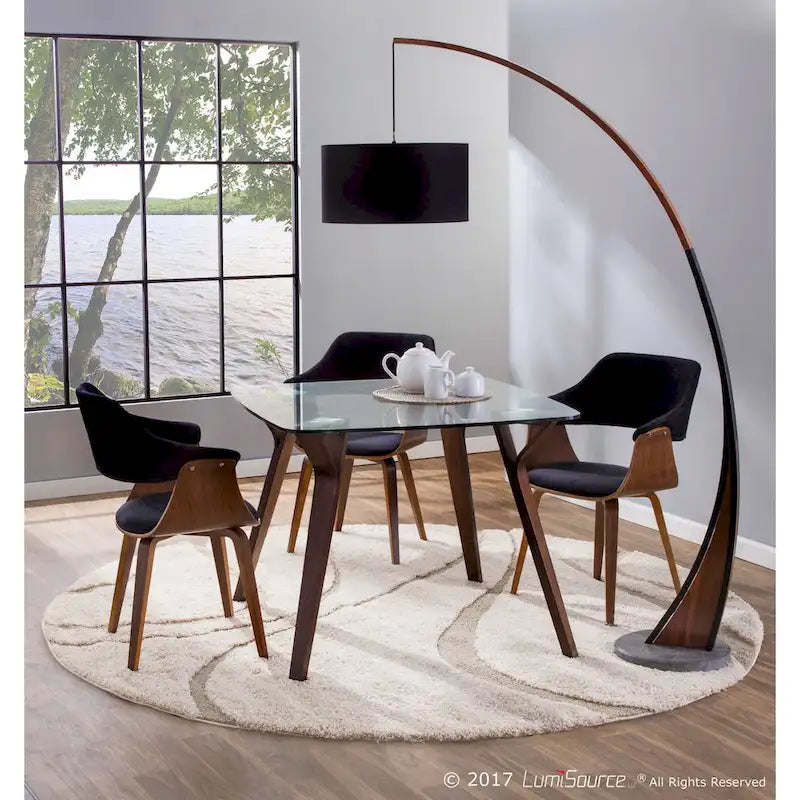 Jídelní stůl čtvercového tvaru ve stylu Mid-century Modern