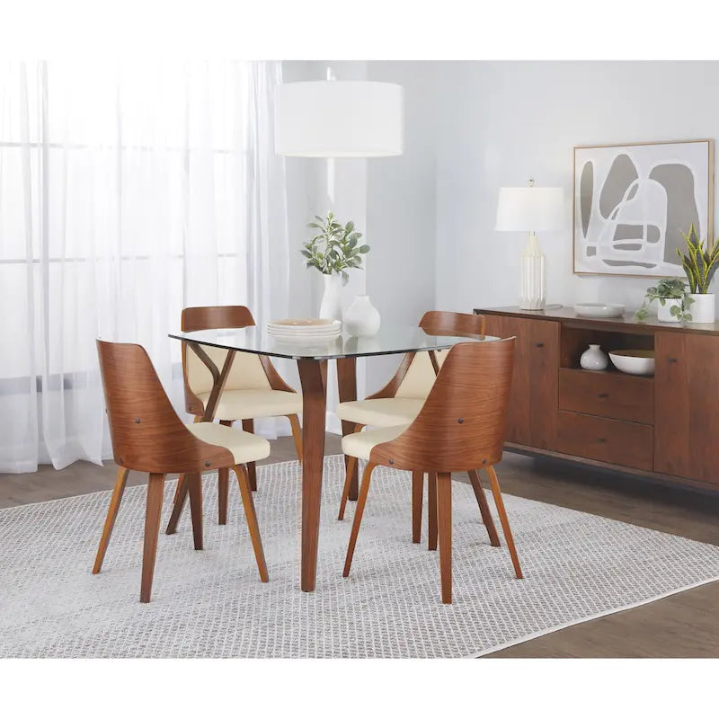 Jídelní stůl čtvercového tvaru ve stylu Mid-century Modern